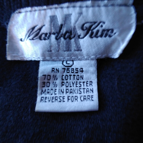 Knit vest & skirt - Picture 7 of 7